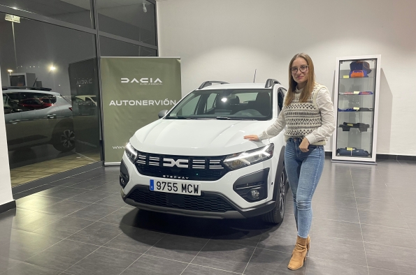 EUGENIA TEIXEIRA Y SU DACIA SANDERO STEPWAY