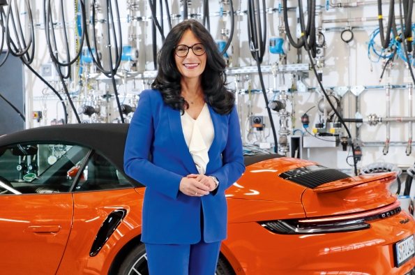 BARBARA FRENKEL, RESPONSABLE DE COMPRAS DE PORSCHE AG