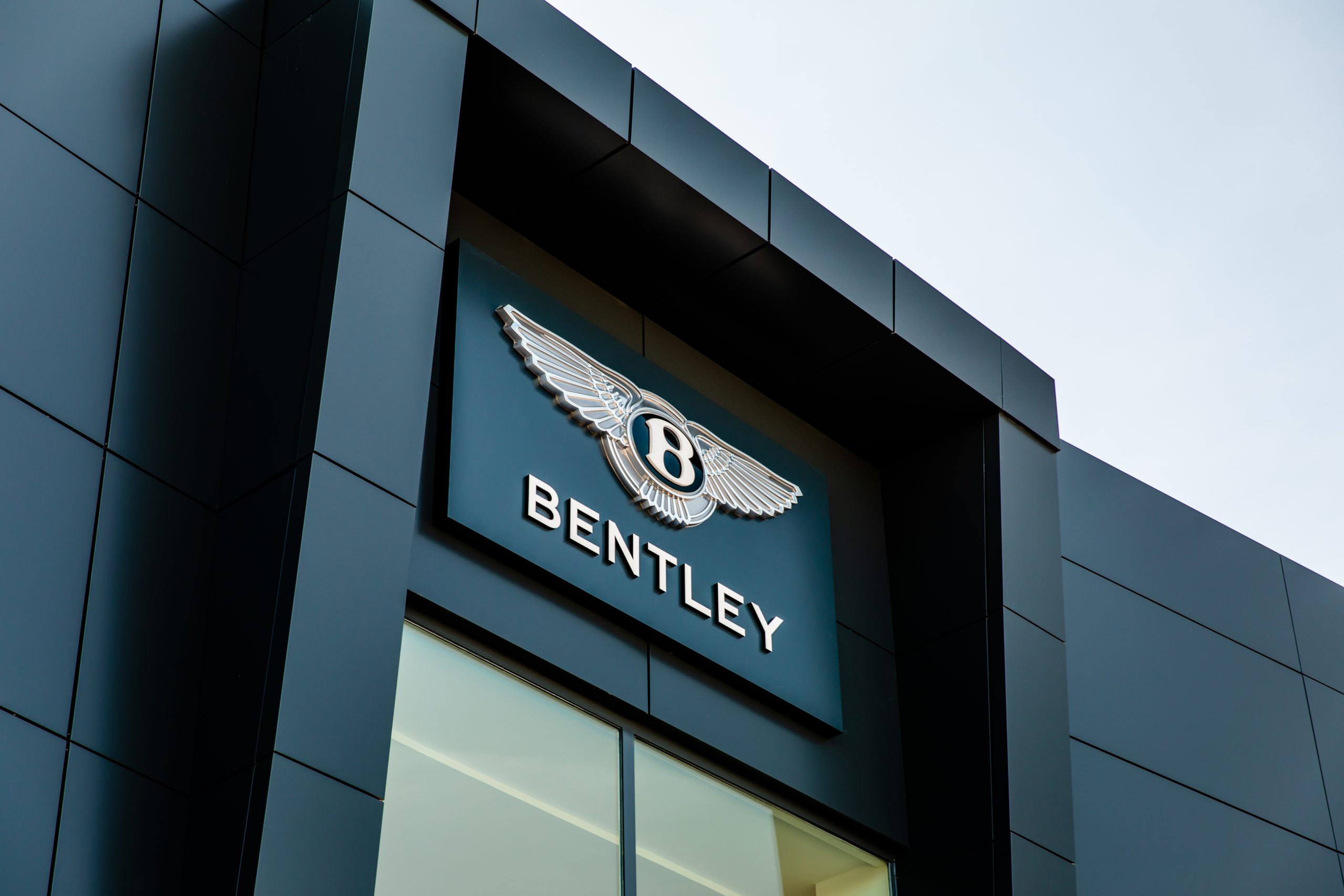 NUEVO CONCESIONARIO BENTLEY EN MADRID