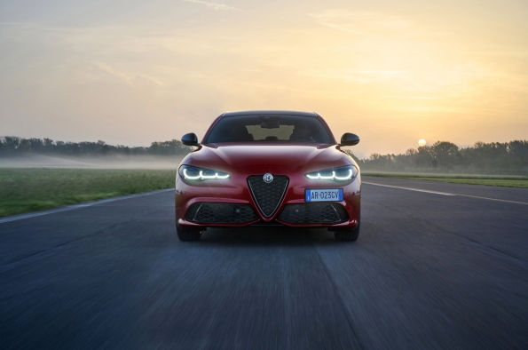 ALFA ROMEO SE AFIANZA EN EL TOP 10 DEL MERCADO PREMIUM MIENTRAS SUS VENTAS CRECEN UN 65% EN EL ACUMULADO