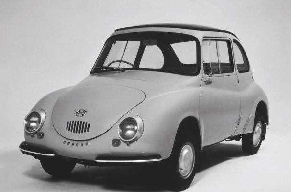 LA EMPRESA PRESENTÓ SU PRIMER VEHÍCULO EN 1958, EL SUBARU 360, UN PEQUEÑO COCHE DISEÑADO PARA CUMPLIR CON EL CONCEPTO DEL GOBIERNO JAPONÉS DEL “AUTOMÓVIL DEL PUEBLO”. 