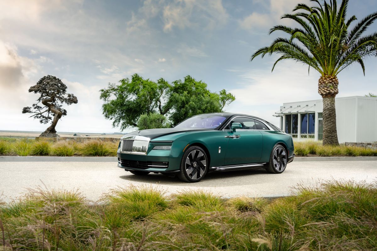 WITH ITS FULLY-ELECTRIC POWERTRAIN AND DECENTRALISED INTELLIGENCE, SPECTRE MARKS THE START OF ROLLS-ROYCE 3.0, AND A NEW ERA FOR SUPER-LUXURY MOTORING.