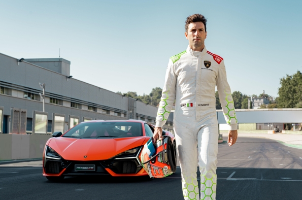 EL PILOTO ANDREA CALDARELLI REALIZA PRUEBAS EN PISTA DEL LAMBORGHINI REVUELTO