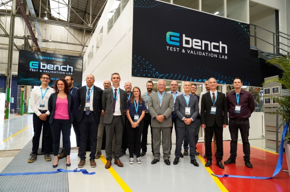 IVECO BUS HA INAUGURADO OFICIALMENTE SU NUEVA INSTALACIÓN DE PRUEBAS Y VALIDACIÓN, DENOMINADA E-BENCH, CONTANDO CON LA PRESENCIA DE CARGOS ELECTOS, AUTORIDADES DE TRANSPORTE PÚBLICO, CLIENTES DE CUENTAS CLAVE Y SOCIOS 