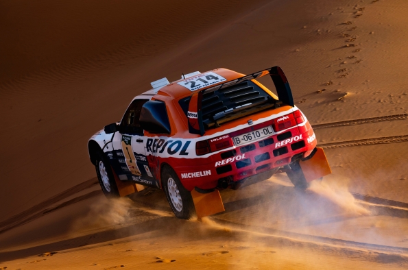 EL I RALLYCLASSICS AFRICA, ES UNA PRUEBA DE REGULARIDAD Y NAVEGACIÓN QUE PERMITE A VEHÍCULOS CLÁSICOS DE RALLYE-RAID DEMOSTRAR SUS PRESTACIONES EN SU HÁBITAT NATURAL, EL DESIERTO