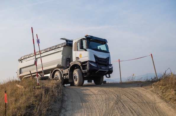 IVECO DESPLIEGA SU AMPLIA GAMA DE VEHÍCULOS INDUSTRIALES DE OBRAS