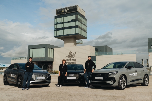 LUCAS EGUIBAR, QUIM SALARICH Y THIBAULT MAGNIN PRUEBAN EL AUDI Q4 E-TRON EN EL CIRCUITO DEL JARAMA