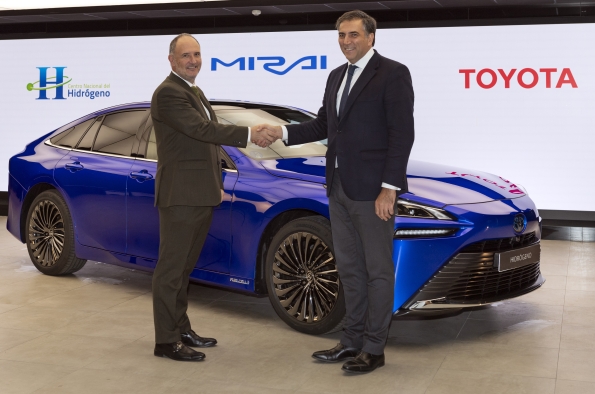 TOYOTA ESPAÑA ENTREGA AL CENTRO NACIONAL DEL HIDRÓGENO UN MIRAI DE 2ª GENERACIÓN