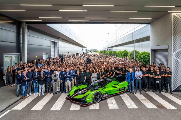 LAMBORGHINI EN 2023 ENTREGÓ MÁS DE 10.000 VEHÍCULOS 