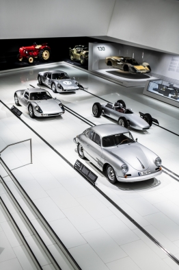 EL MUSEO PORSCHE HA IDO AMPLIANDO SU COLECCIÓN DE VEHÍCULOS, QUE ABARCA LA HISTORIA DESDE 1898 HASTA LA ACTUALIDAD