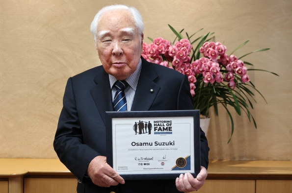 OSAMU SUZUKI ENTRA EN EL MOTORING HALL OF FAME