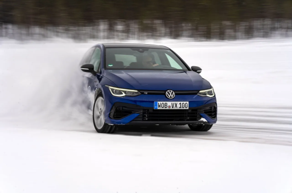 VOLKSWAGEN DRIVING EXPERIENCE ARRANCA LA TEMPORADA 2024 