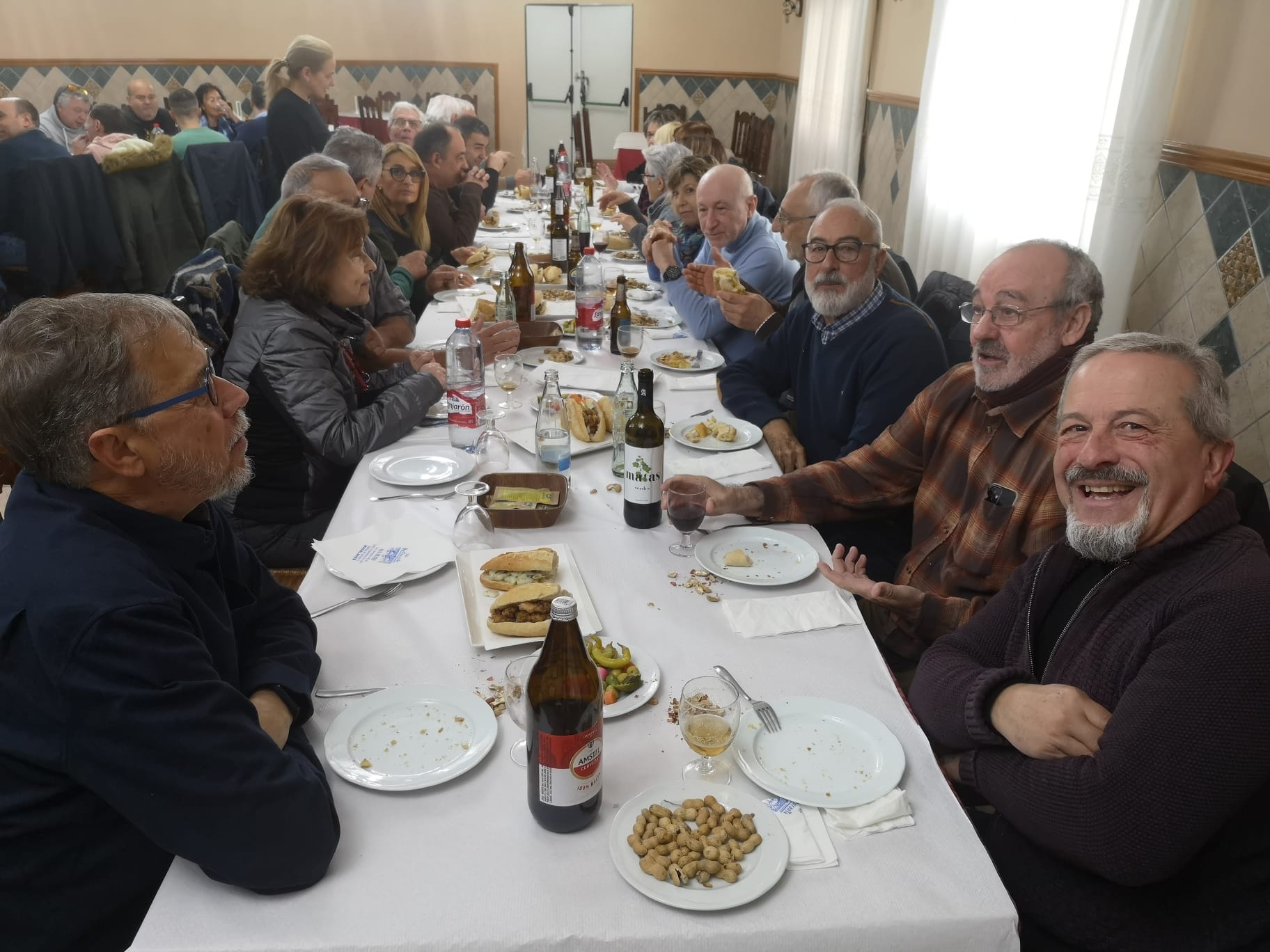 UN SABROSO ALMUERZO PRECEDIÓ LA CELEBRACIÓN DE LA II ASAMBLEA GENERAL DEL CLUB SLK VALENCIA