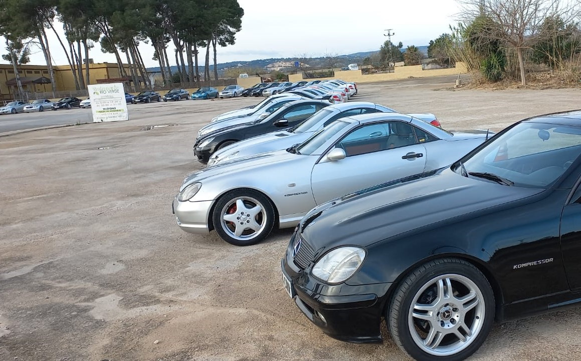 33 SOCIOS DEL CLUB SLK VALENCIA CON SUS COCHES ACUDIERON A LA II ASAMBLEA GENERAL DEL CLUB