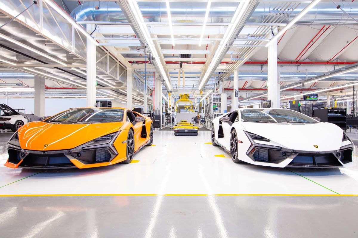 AUTOMOBILI LAMBORGHINI CIERRA 2023 ESTABLECIENDO RÉCORDS SIN PRECEDENTES