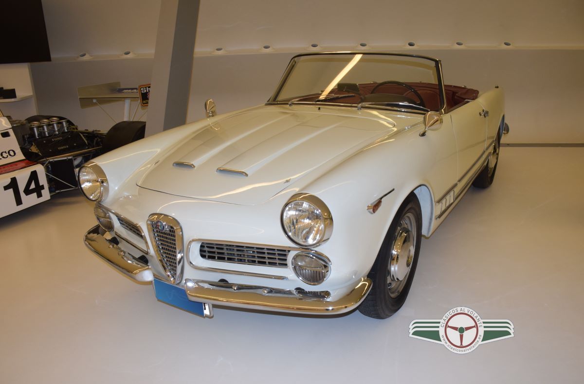 ALFA ROMEO TOURING 2000 SPIDER (1961)