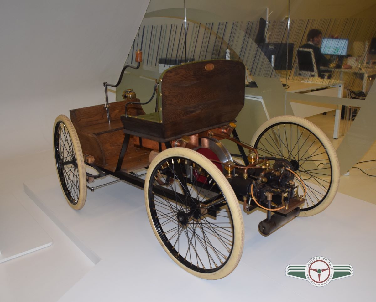 FORD QUADRICYCLE (1896)