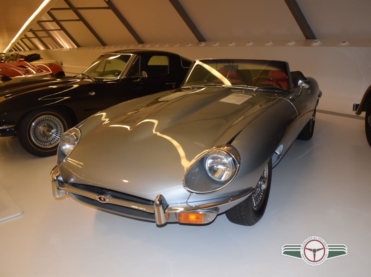 JAGUAR E-TYPE (1969)