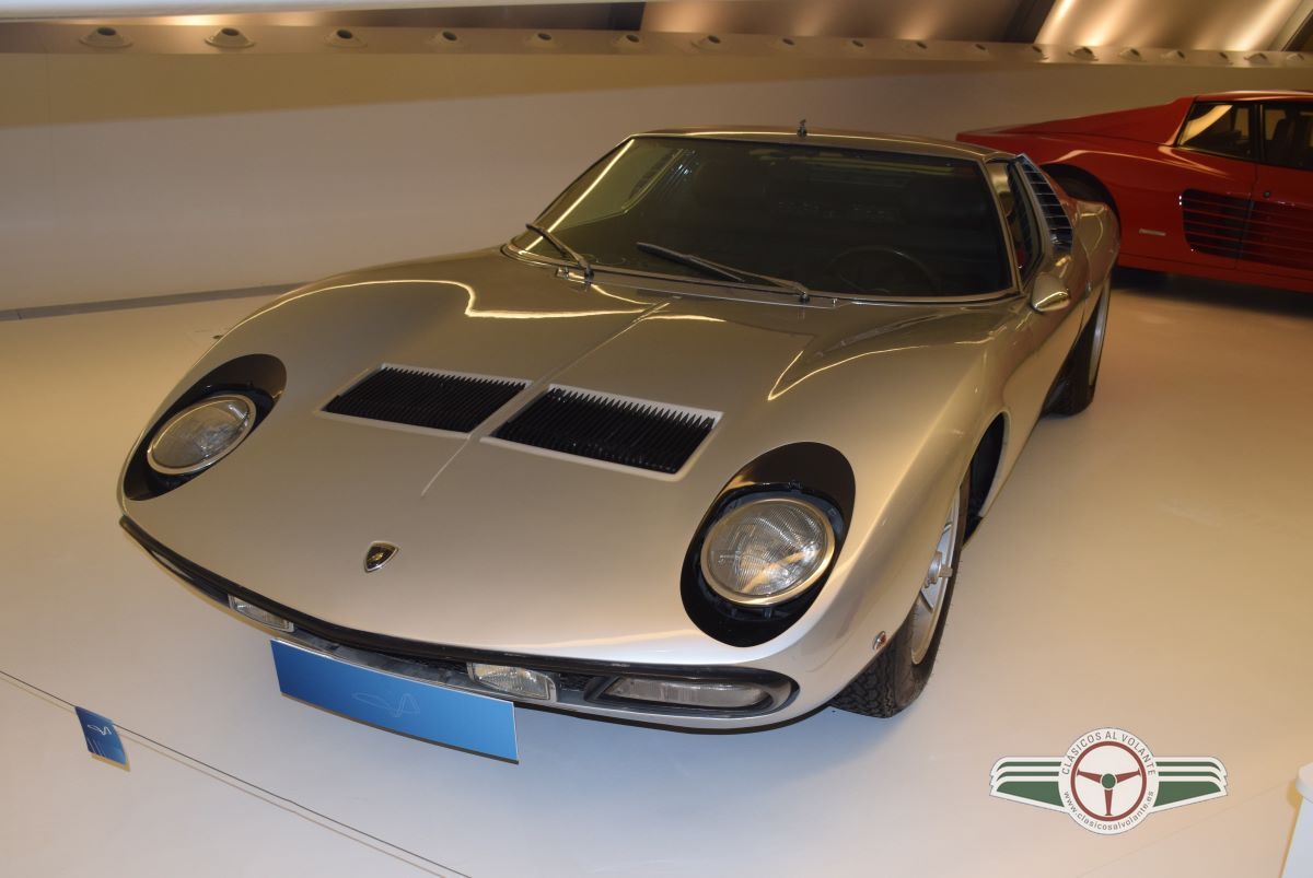 LAMBORGHINI MIURA P400 SV (1971)