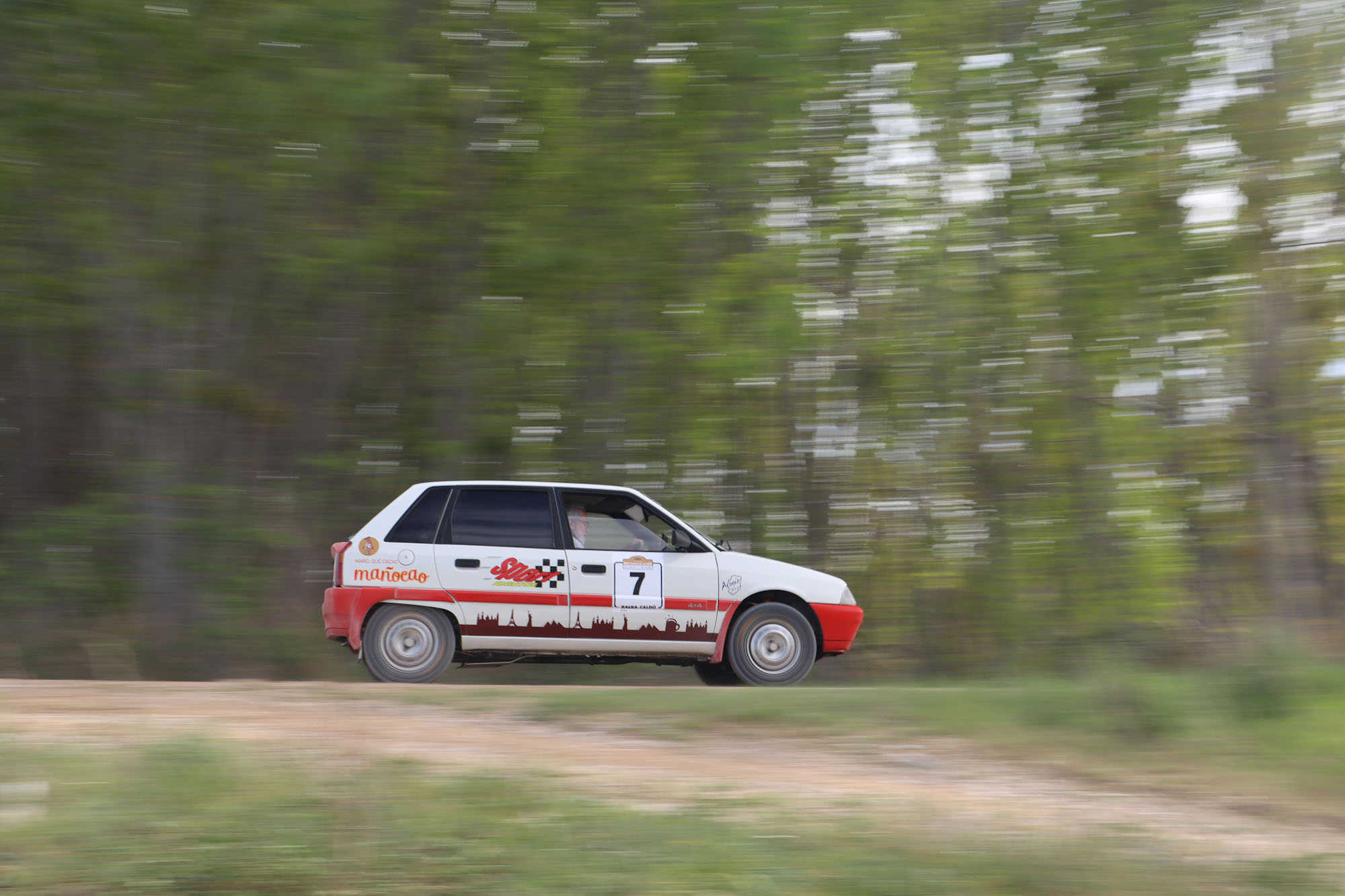 VICTORIA INCONTESTABLE DE ROBERTO Y JAVIER ROYO-VILLANOVA EN EL RAID AUTOCLASSIC CIUDAD DE ALCAÑIZ