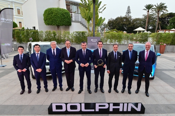 BYD RECOGE EL PREMIO OTORGADO AL DOLPHIN COMO MEJOR COCHE DE CANARIAS 2024