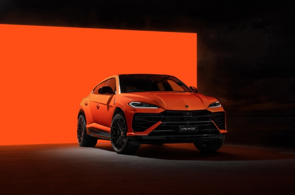 LAMBORGHINI URUS SE