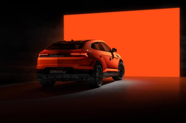 EL LAMBORGHINI URUS TIENE UN NUEVO DISEÑO Y 800 CV DE POTENCIA