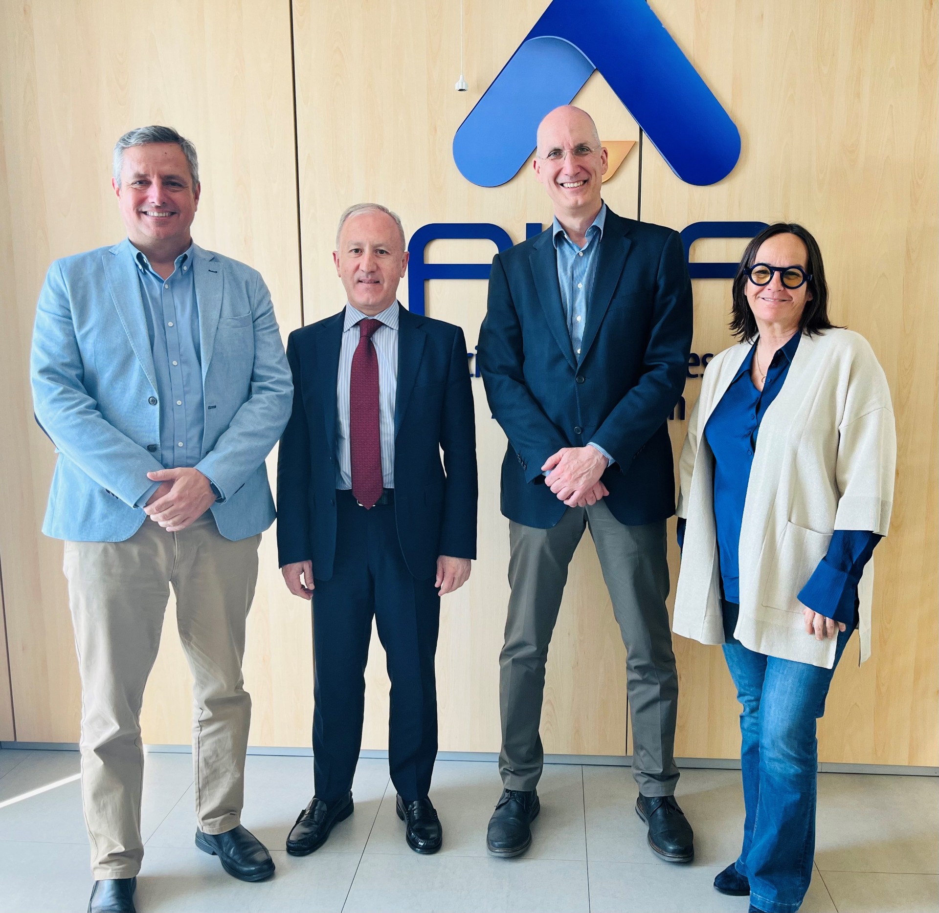 En la foto, de izquierda a derecha: José Luis Alonso, director general de GarantiPLUS, Luis Miguel Barahona, director de Corredurías de Ges Seguros, Felipe Díaz, director de Proyectos y Servicios de AICA y Teresa Alonso – Majagranzas, DirCom de Mobius Group/Saretec