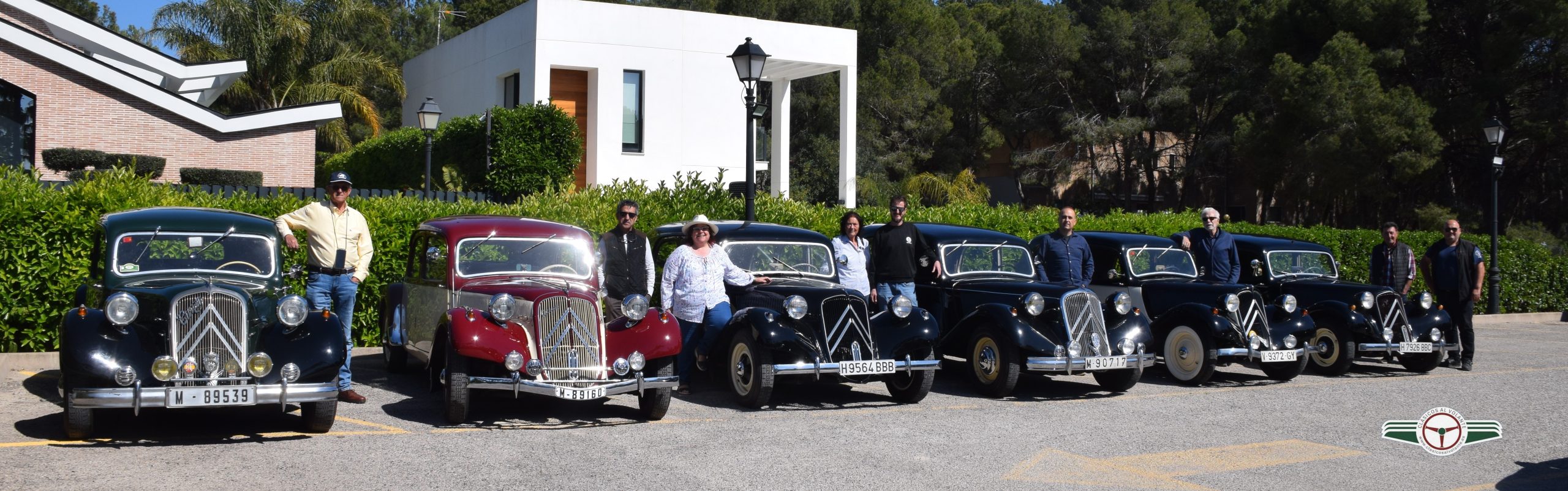 SIETE UNIDADES DEL CITROËN “TRACTION AVANT”, 11 Y 15, FUERON CONVOCADOS POR EL CLUB CITRONËROS VALENCIA PARA CELEBRAR LOS 90 AÑOS DEL NOVEDOSO “TRACTION AVANT”