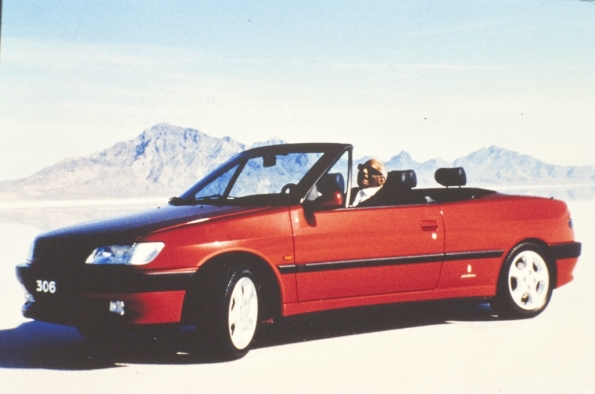 PEUGEOT 306 CABRIOLET, EL AUTOMÓVIL QUE SENTÓ AL VOLANTE A RAY CHARLES