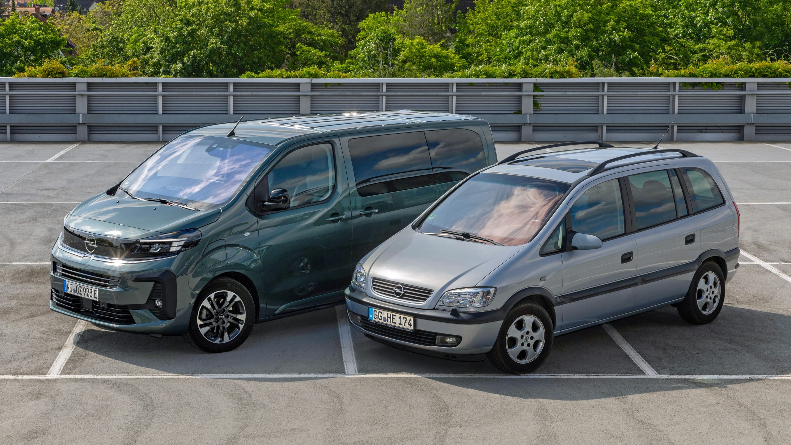 Opel Zafira A (1999) y  Zafira electric (2024)