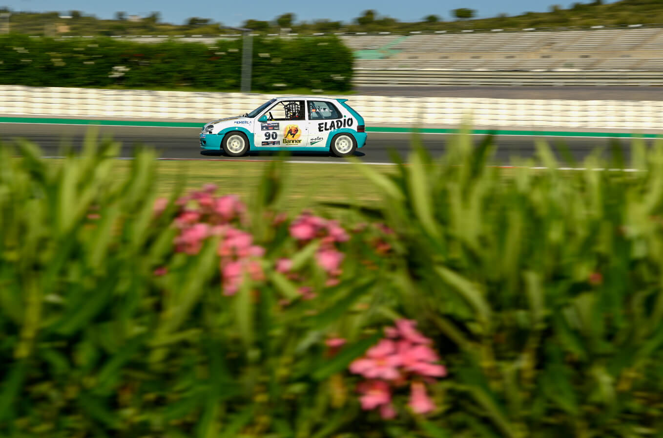 EL CIRCUIT CONVOCA TANDAS DE COCHES PARA AFICIONADOS AL AUTOMOVILISMO