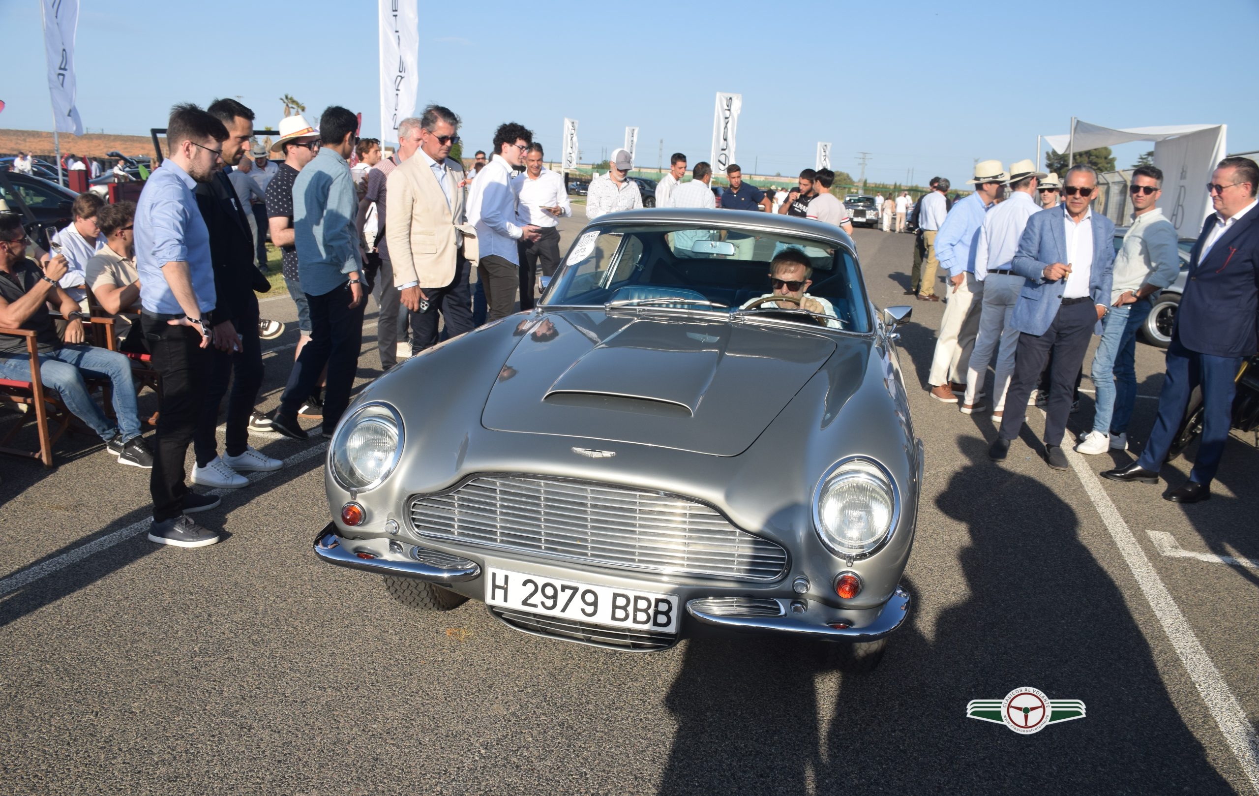 UN ASTON MARTIN DB6 MK II FUE UNO DE LOS VEHÍCULOS MÁS ADMIRADOS EN AUTOBELLO VALENCIA