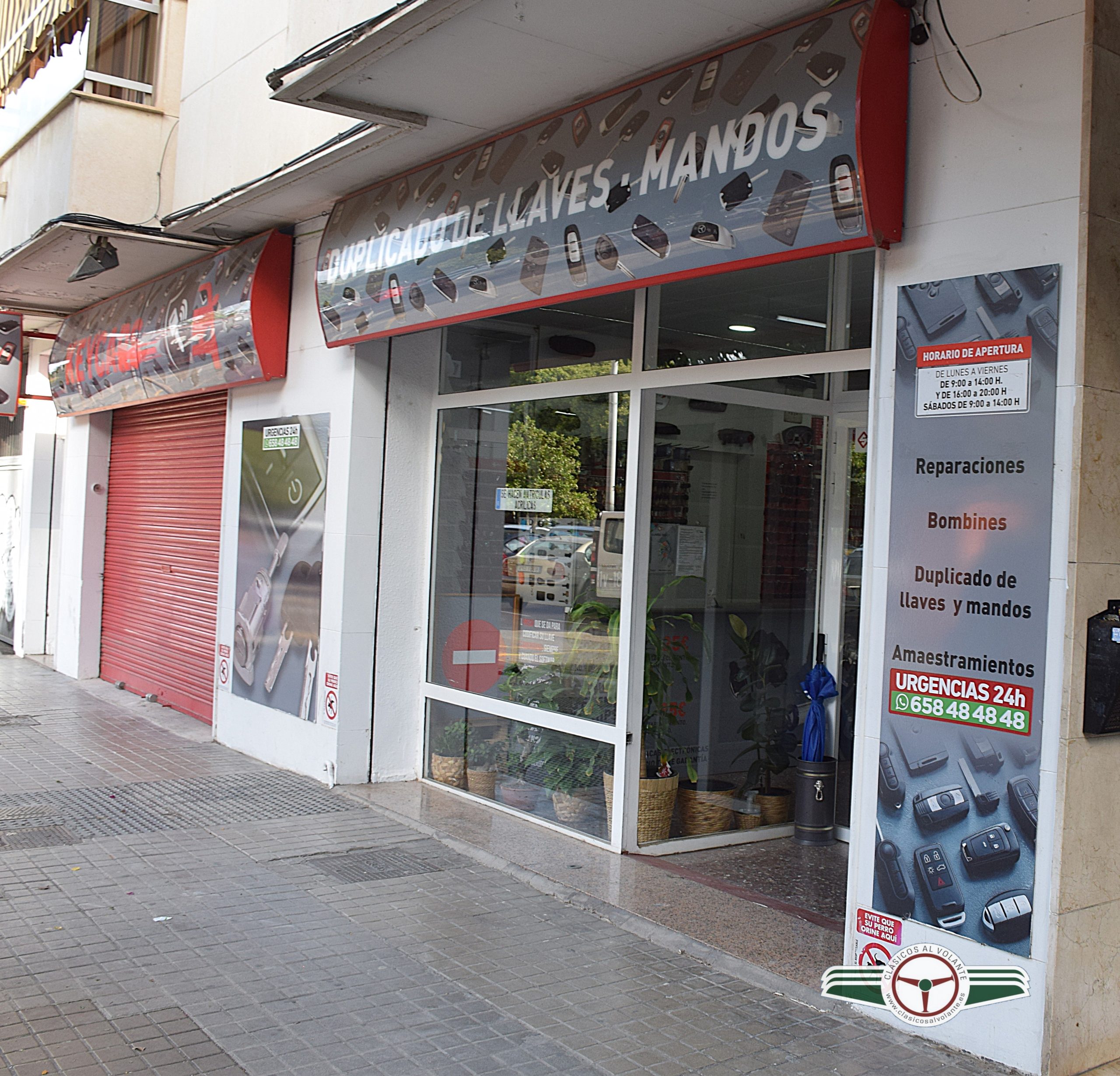 KEYCARS VALENCIA ESTÁ EN LA C/ PUIGCAMPANA, 25 LOCAL 2, 46013 VALENCIA