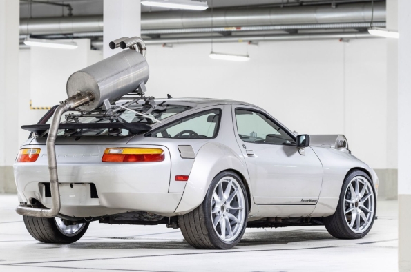 PORSCHE 928 USADO PARA MEDIR EL RUIDO DE RODADURA 