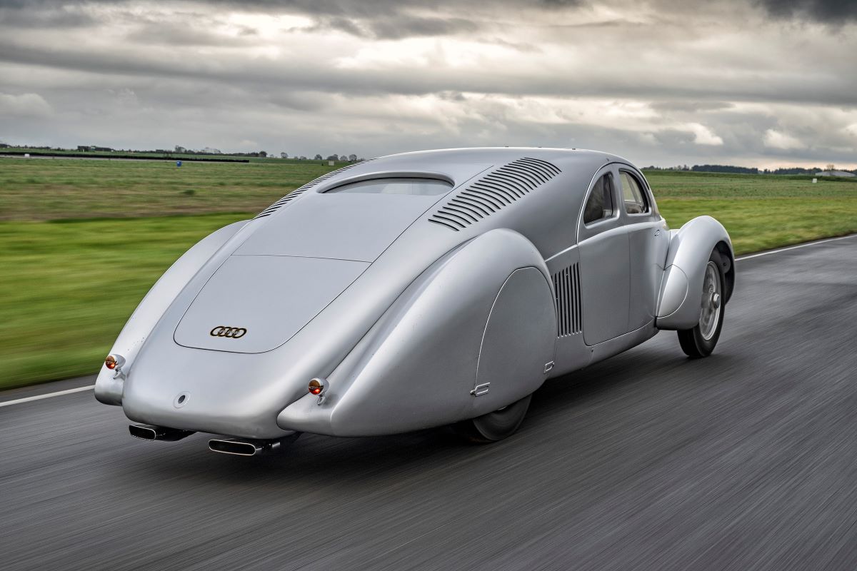 LA BASE TÉCNICA DEL TYPE 52 ES EL COCHE DE CARRERAS AUTO UNION GRAND PRIX