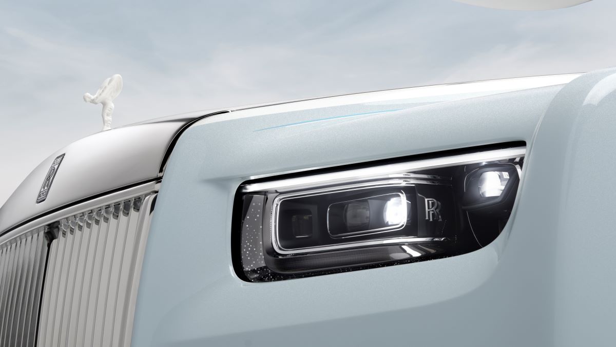 ROLLS-ROYCE PHANTOM SCINTILLA’S DESIGN EVOKES THE WONDER OF THE SPIRIT OF ECSTASY’S FLEETING PRESENCE