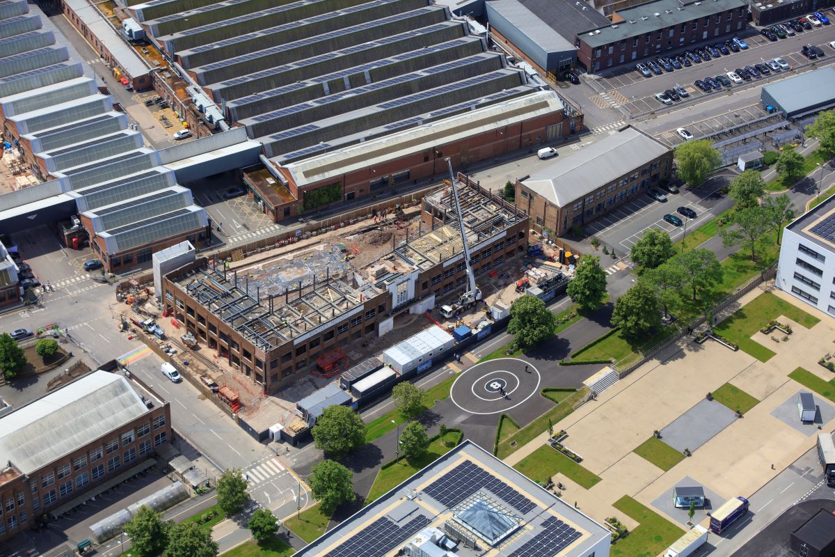 BENTLEY MOTORS CELEBRATES TOPPING OUT ON NEW STATE-OF-THE-ART DESIGN CENTRE