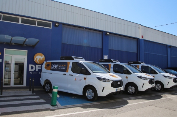 ENTREGADAS 30 UNIDADES DE LA FORD NEW CUSTOM VAN, LA PRIMERA FURGONETA CON REVESTIMIENTO FRIGORÍFICO DE EUROPA