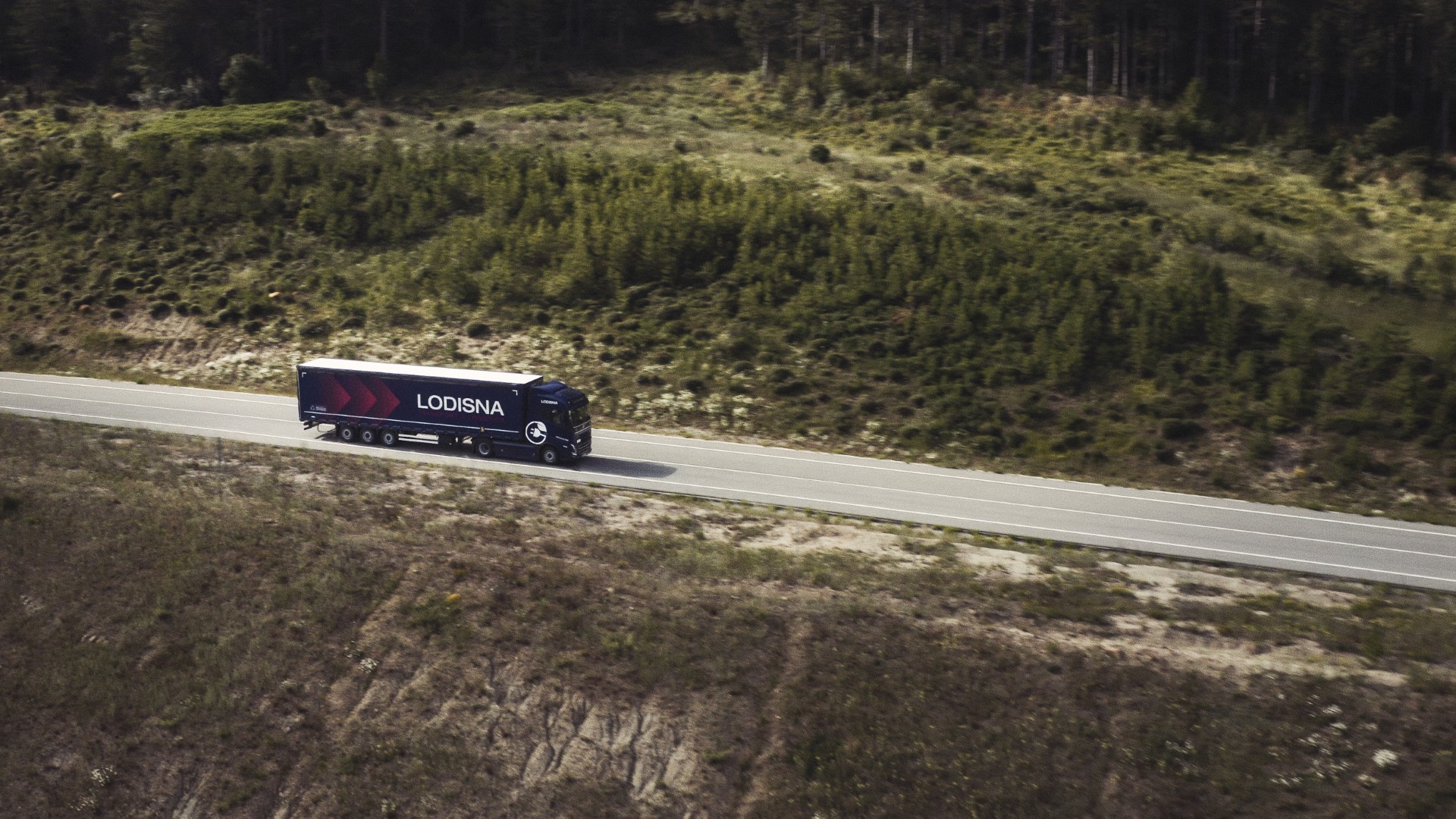 LODISNA ES UN OPERADOR LOGÍSTICO ESPAÑOL ESPECIALIZADO EN TRANSPORTE INTERNACIONAL DE CARGA COMPLETA POR CARRETERA, LOGÍSTICA INTEGRAL Y DISTRIBUCIÓN.