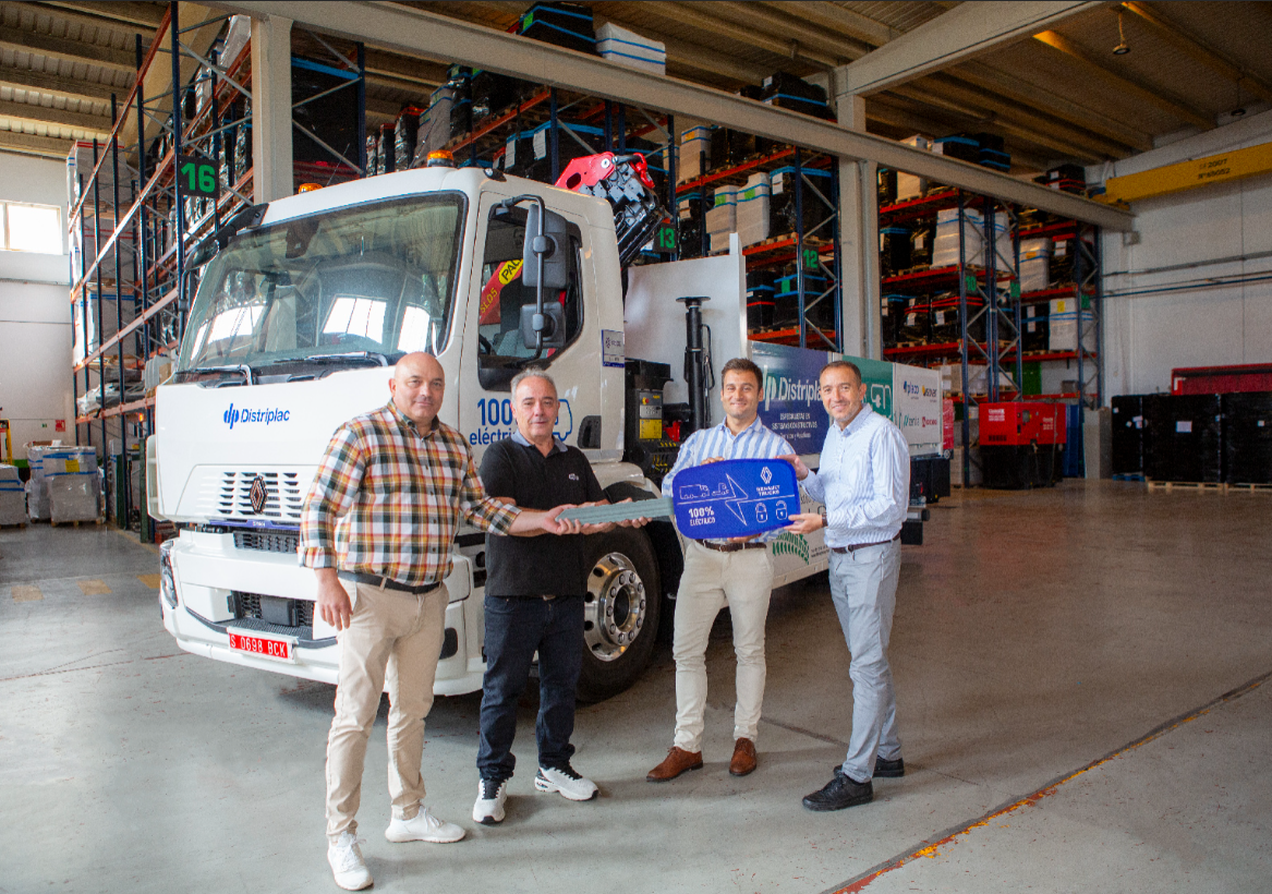 MOTOR TÀRREGA, LOGÍSTICA Y TRANSPORTES LDR, Y DISTRIPLAC CIERRAN ACUERDO PARA LA ENTREGA DE UN RENAULT TRUCKS E-TECH ELÉCTRICO PARA LA ZONA DE MADRID