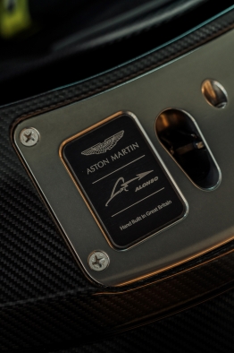 SENSACIONAL EQUIPAMIENTO DISEÑADO POR FERNANDO ALONSO EN COLABORACIÓN CON Q BY ASTON MARTIN