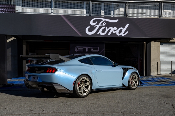 EL MUSTANG GTD OFRECE UNA POTENCIA CERTIFICADA EN EEUU DE 815 CV Y UN PAR MOTOR DE 664 LB/PIE (900 NM/M) 