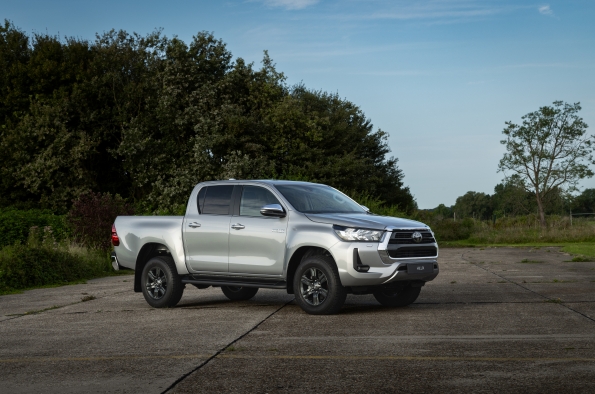 TOYOTA HILUX HYBRID