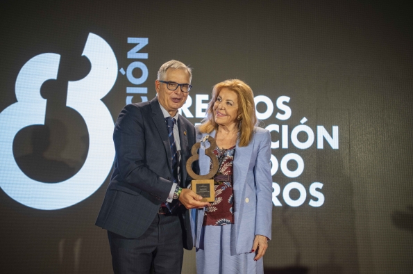 EL PRESIDENTE DEL RACE RECIBE EL PREMIO “FIGURA DE PRESTIGIO EN EL CAMPO DE LA AUTOMOCIÓN 2024” DE LA FUNDACIÓN EDUARDO BARREIROS