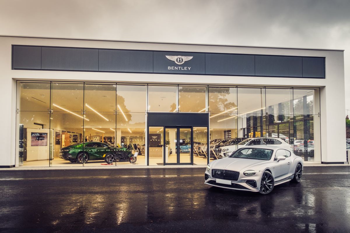 BENTLEY LEEDS OPENS NEW LUXURY SHOWROOM