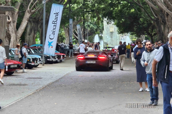 MEDIA DOCENA DE DEPORTIVOS MODERNOS (MCLAREN, FERRARI O LAMBORGHINI) PARTICIPARON EN LA CATEGORÍA TRIBUTO DE LA XXIII CLÁSICA TENERIFE