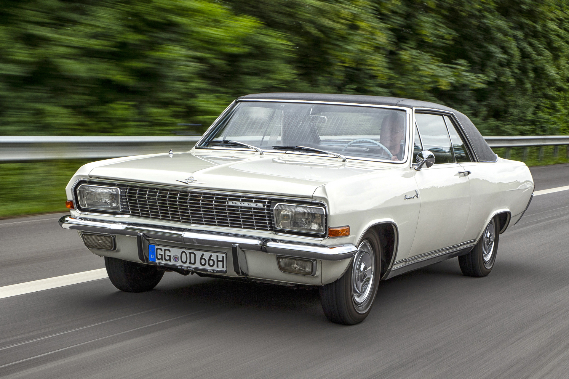 OPEL DIPLOMAT V8 COUPÉ