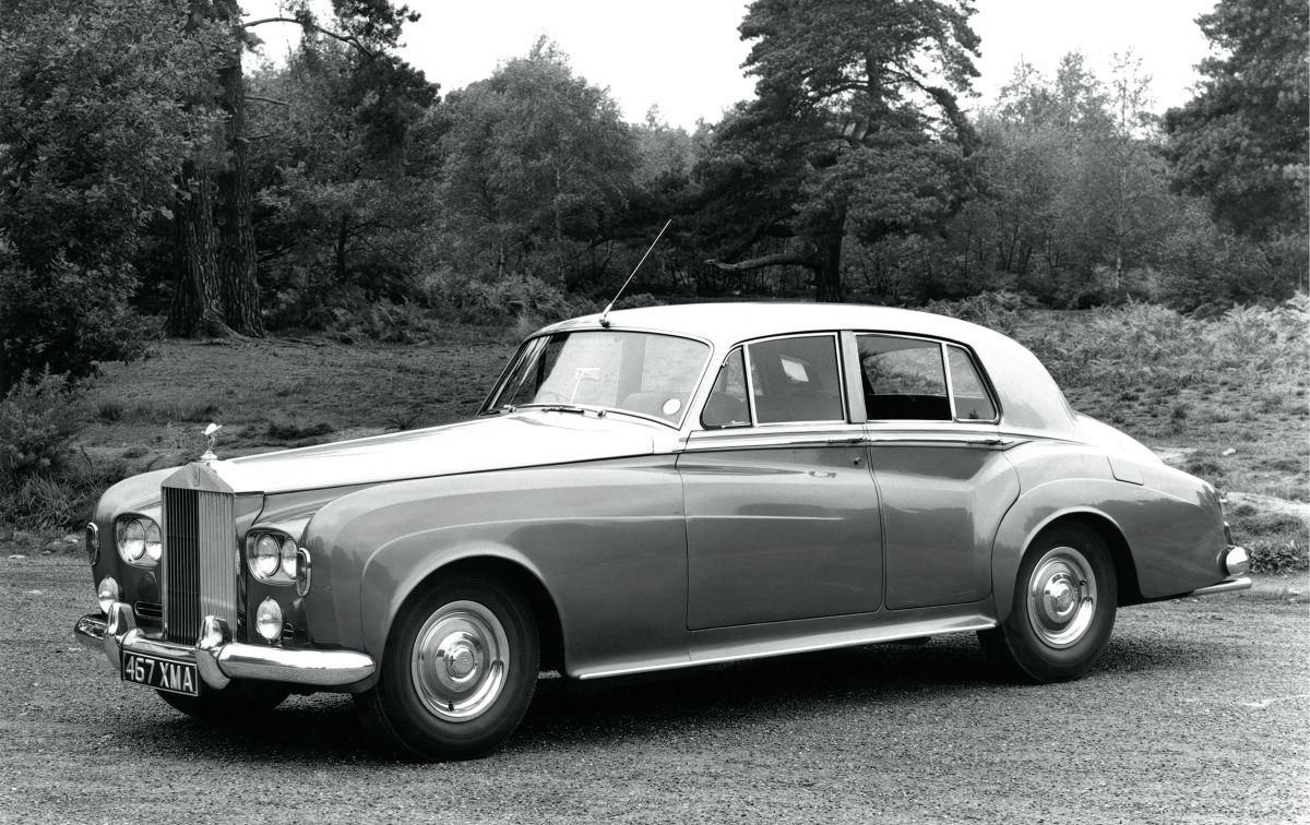 ROLLS-ROYCE SILVER CLOUD III SALOON