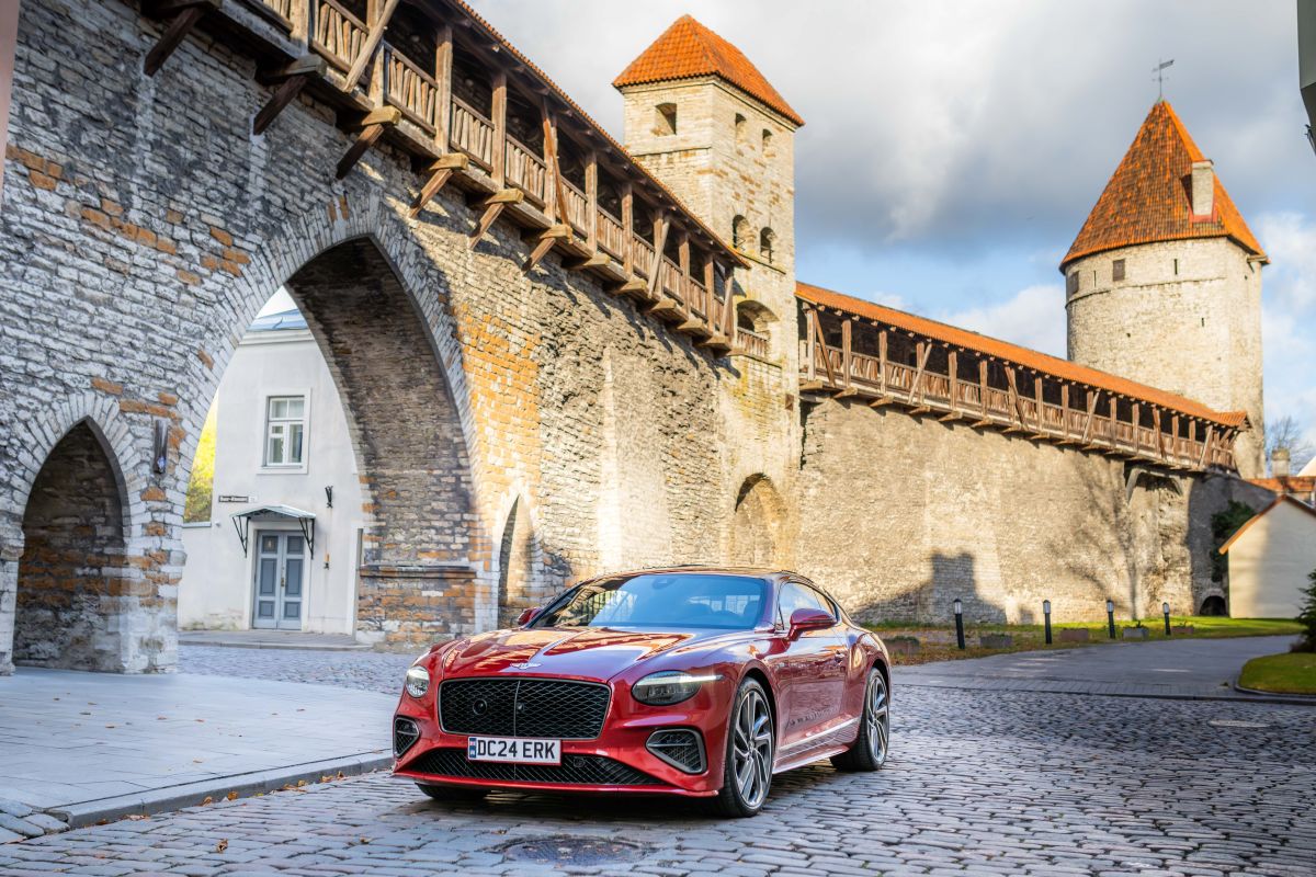 BENTLEY CELEBRATES THE GRAND OPENING OF ITS NEW LUXURY SHOWROOM AS THE LATEST MODELS HIT THE ROAD IN TALLINN (ESTONIA)